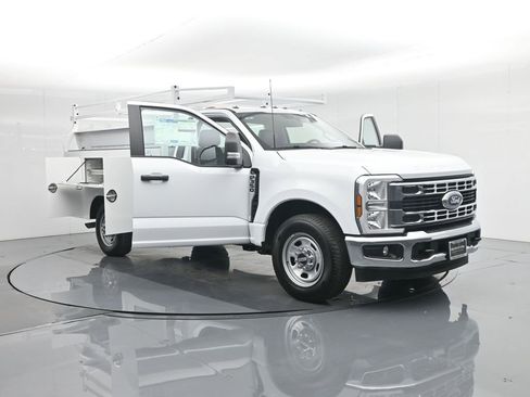 New 2025 Ford F350 XL w/ XL Chrome Package RWD image 34