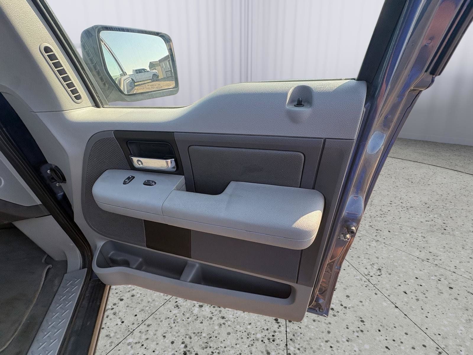 Used 2004 Ford F150 XLT RWD image 15