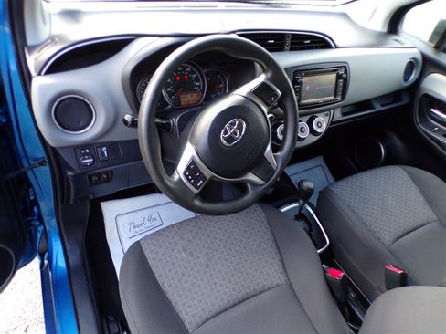 Used 2017 Toyota Yaris 4-Door Hatchback FWD image 16