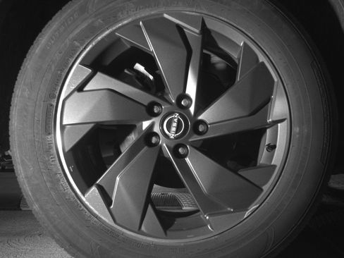 Used 2025 Nissan Rogue SV FWD image 13