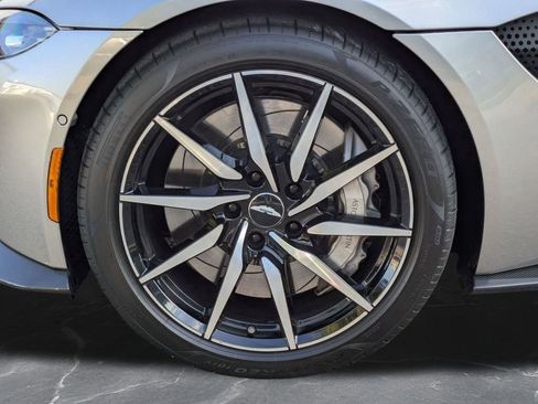 Used 2019 Aston Martin V8 Vantage Coupe RWD image 30