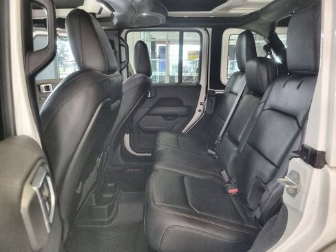 Used 2024 Jeep Wrangler Unlimited Rubicon AWD/4WD image 23