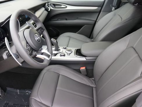 New 2025 Alfa Romeo Stelvio Sprint image 19