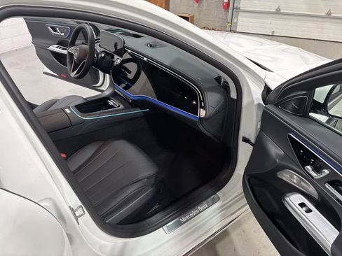 New 2025 Mercedes-Benz E 350 4MATIC Sedan image 15