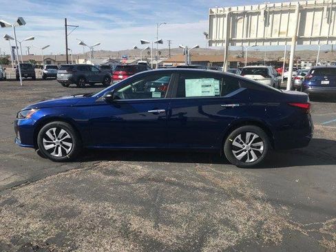 New 2024 Nissan Altima 2.5 S image 8