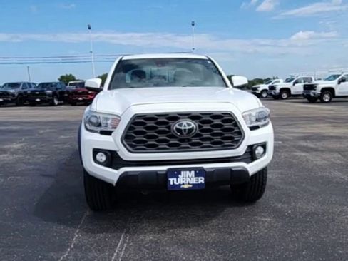 Used 2020 Toyota Tacoma TRD Off-Road image 3