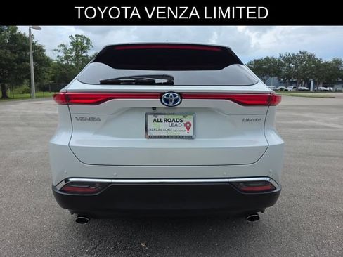 Used 2024 Toyota Venza Limited AWD/4WD image 4