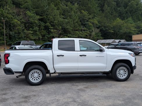 Used 2024 Chevrolet Colorado W/T w/ WT Convenience Package RWD image 10