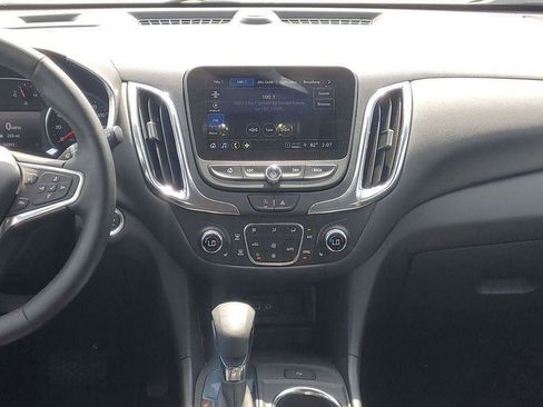 Used 2024 Chevrolet Equinox LT FWD image 24