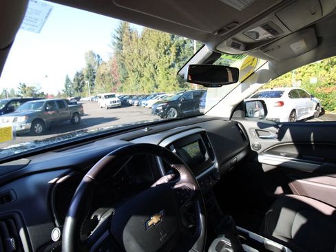 Used 2017 Chevrolet Colorado LT w/ LT Convenience Package RWD image 11