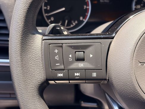 Used 2021 Nissan Rogue S FWD image 26