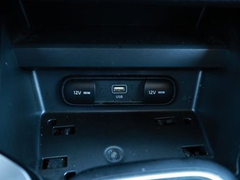 Used 2023 Kia Soul LX w/ LX Technology Package FWD image 19