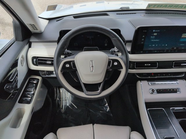 Used 2025 Lincoln Aviator Reserve w/ Equipment Group 201A AWD/4WD image 17