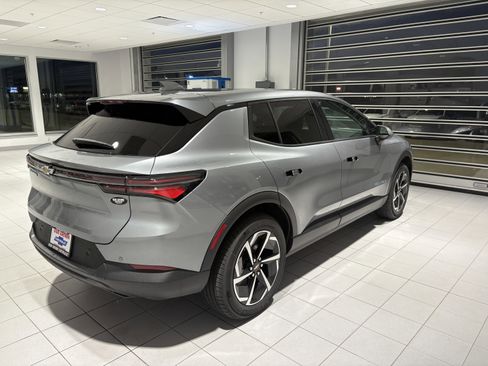 New 2026 Chevrolet Equinox EV LT image 6