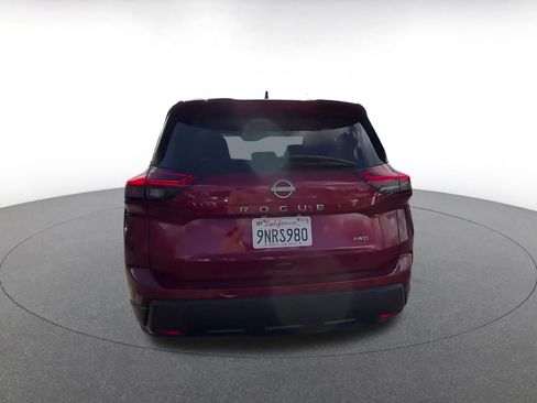 Used 2025 Nissan Rogue SV AWD/4WD image 11