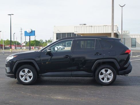 Used 2021 Toyota RAV4 XLE AWD/4WD image 11