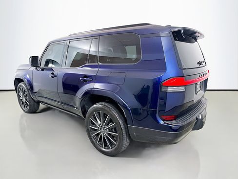 Used 2025 Lexus GX 550 w/ Accessory Package (2T) AWD/4WD image 5