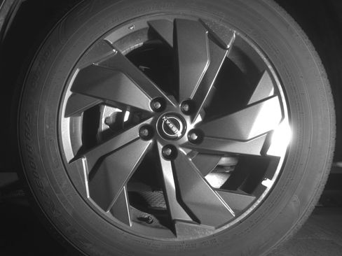 Used 2025 Nissan Rogue SV image 11