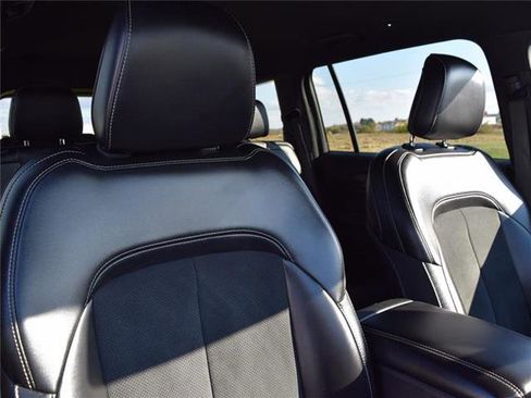 Used 2023 Jeep Grand Cherokee L Laredo image 24