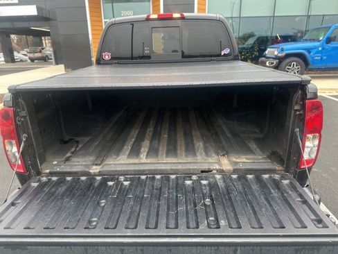 Used 2020 Nissan Frontier SV w/ Midnight Edition Floor Mats image 10