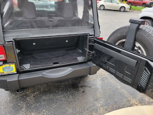 Used 2018 Jeep Wrangler Sport AWD/4WD image 26