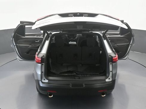 Used 2023 Chevrolet Traverse LT FWD image 59