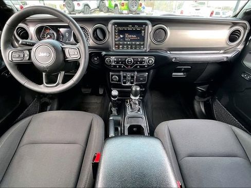 Used 2023 Jeep Gladiator Sport image 7