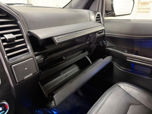 Used 2018 Ford Expedition Max Limited AWD/4WD image 31