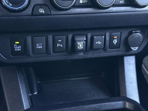 Used 2021 Toyota Tacoma TRD Off-Road w/ Technology Package image 22