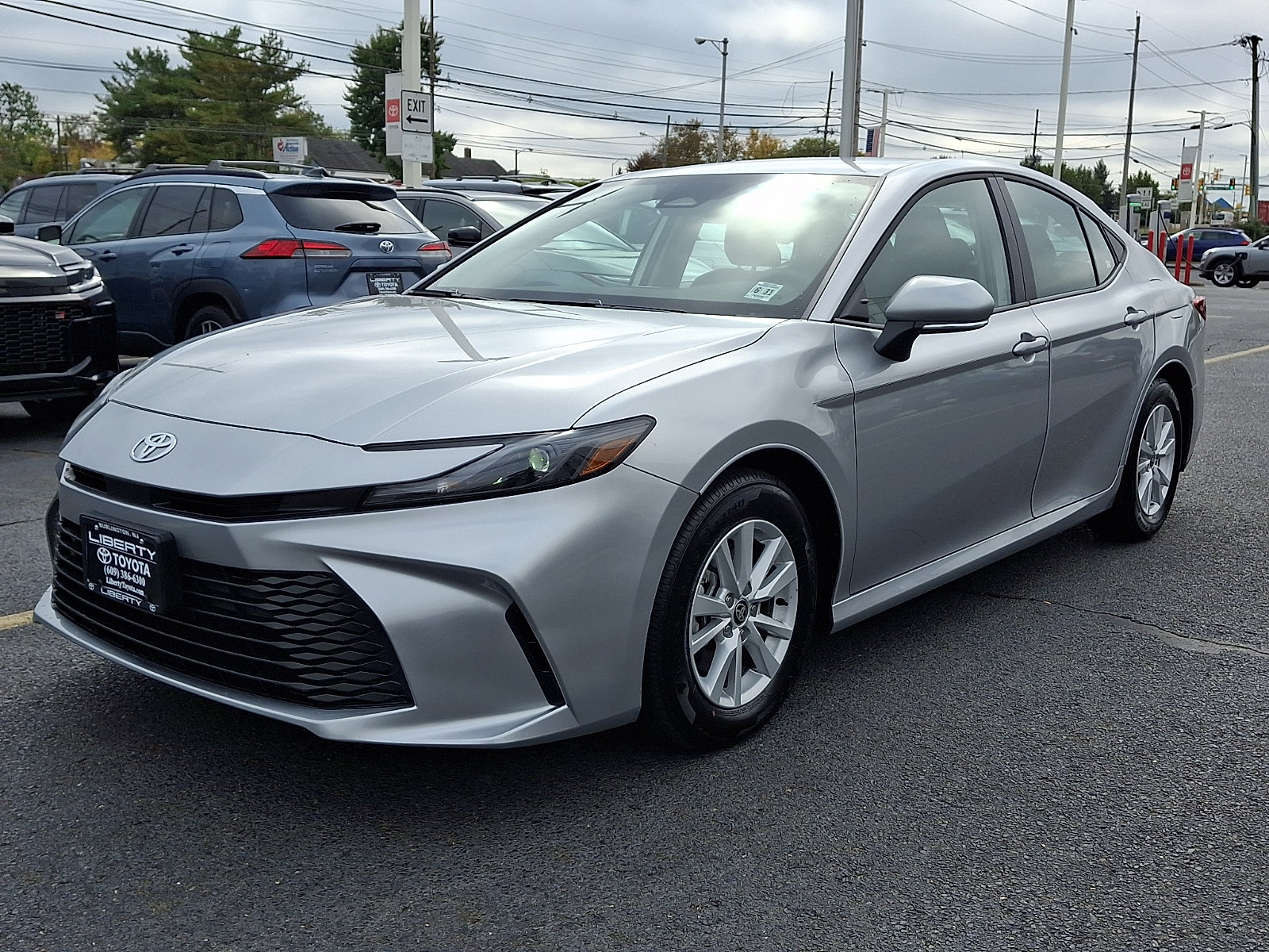 Used 2026 Toyota Camry LE w/ Convenience Package FWD image 3
