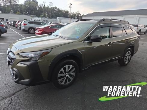 Used 2024 Subaru Outback Premium AWD/4WD image 3