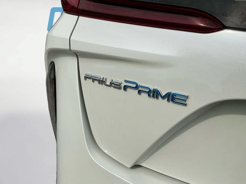 Used 2020 Toyota Prius Prime LE FWD image 23
