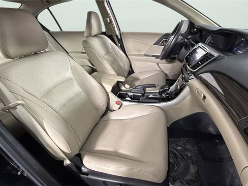 Used 2017 Honda Accord EX-L image 33