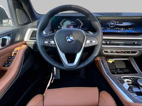Used 2024 BMW X5 xDrive40i w/ Premium Package AWD/4WD image 6