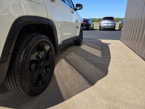 Used 2020 Jeep Compass Latitude AWD/4WD image 11