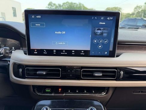Used 2023 Lincoln Nautilus Reserve AWD/4WD image 19