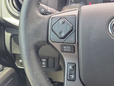 Used 2022 Toyota Tacoma TRD Sport w/ Technology Package RWD image 22