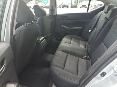 Used 2024 Nissan Altima 2.5 SV FWD image 17