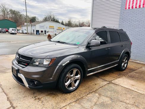 Used 2016 Dodge Journey Crossroad image 1