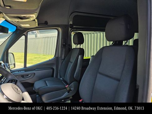 Used 2026 Mercedes-Benz Sprinter 2500 image 11