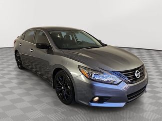 Used 2018 Nissan Altima 2.5 SR w/ SR Midnight Edition FWD video 2