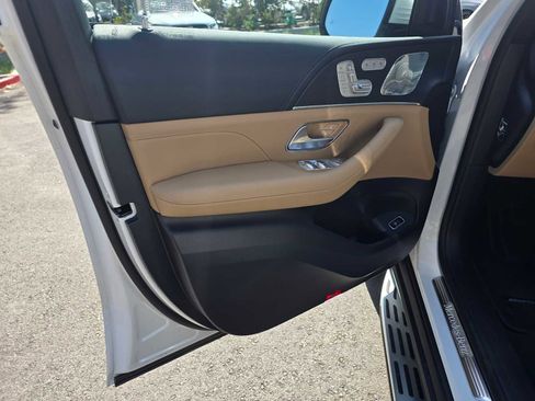 New 2026 Mercedes-Benz GLS 580 4MATIC image 26