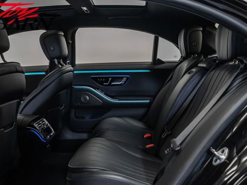 Used 2022 Mercedes-Benz S 500 4MATIC w/ 3D Technology Package image 42