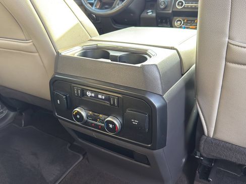 Used 2019 Ford Expedition Limited w/ Equipment Group 302A RWD image 27