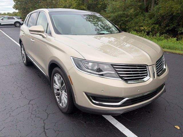 Used 2017 Lincoln MKX Reserve w/ Driver Assistance Package AWD/4WD image 7