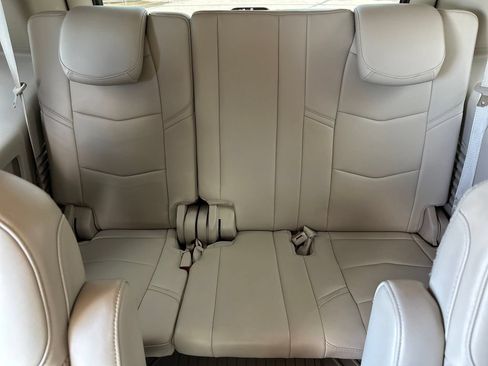 Used 2020 Cadillac Escalade Luxury AWD/4WD image 22