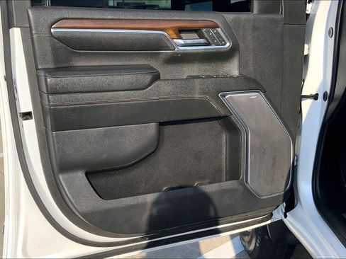 Used 2024 Chevrolet Silverado 3500 High Country image 20