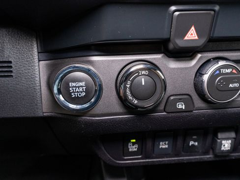 Used 2023 Toyota Tacoma TRD Sport w/ Technology Package AWD/4WD image 22