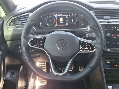 Used 2022 Volkswagen Tiguan SEL R-Line image 14