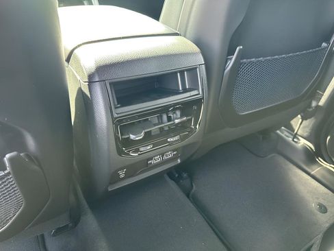 New 2025 Jeep Grand Cherokee Altitude image 20